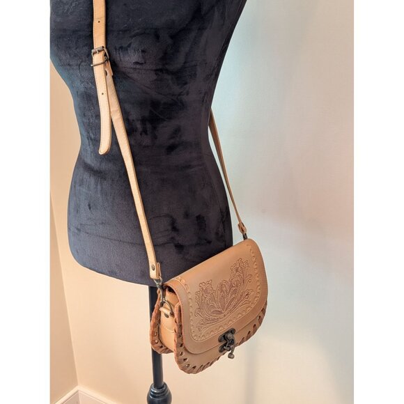 Small Leather Crossbody Bag W/ Floral Embossed Tooled Design Brass Latch Closure - Picture 5 of 13